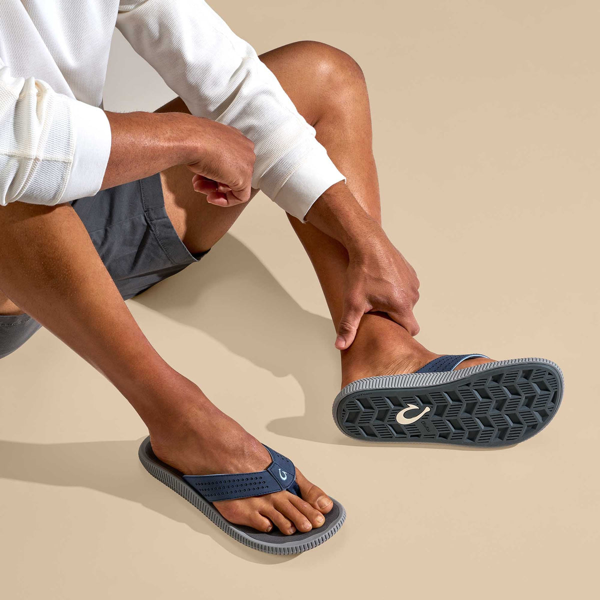 Blue Depth / Charcoal